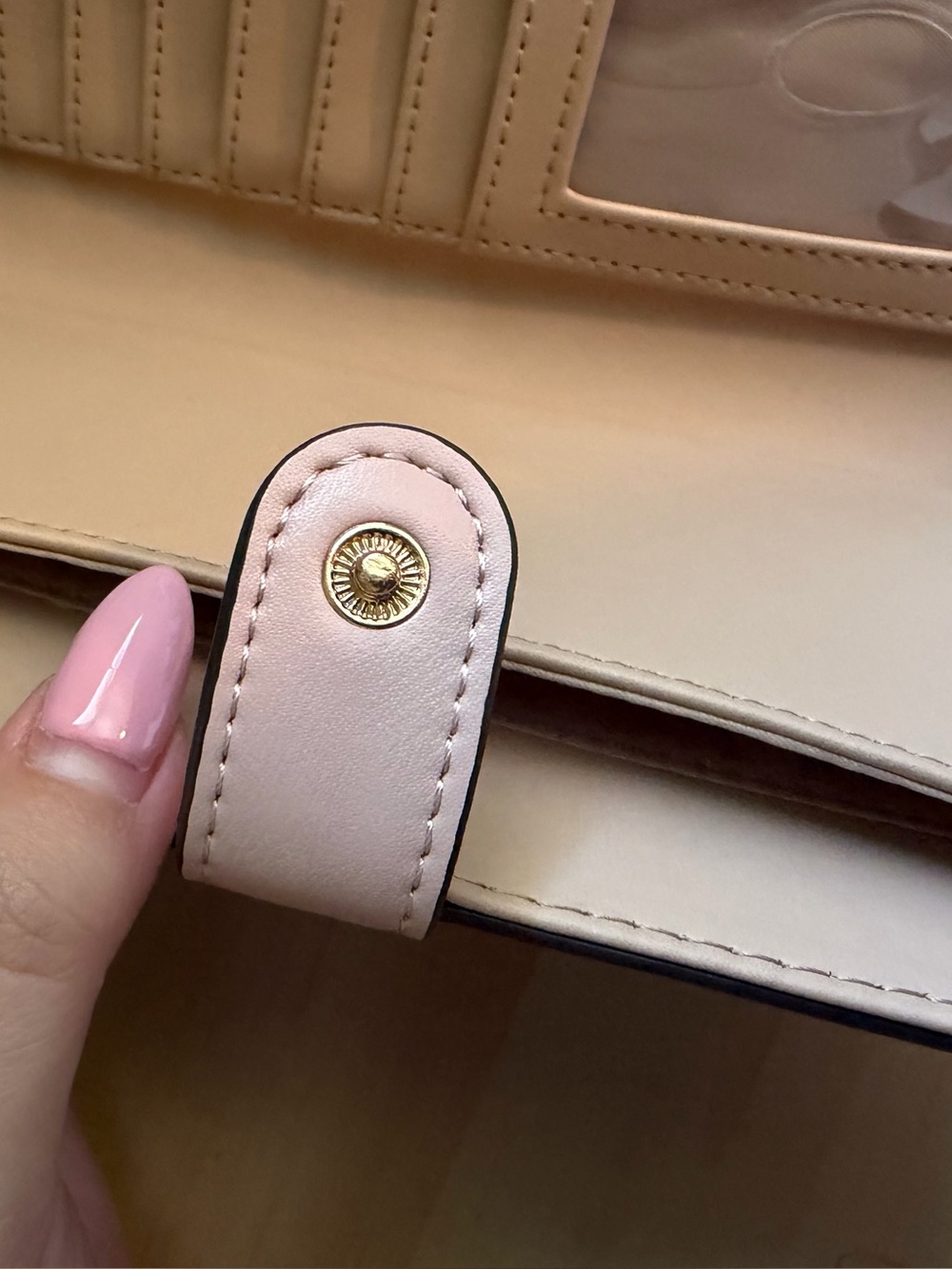 Guess Signature Brown and Pink Wallet Like New - Picture 11 of 13